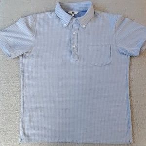 Uniqlo.Button down collar three button polo shirt.
